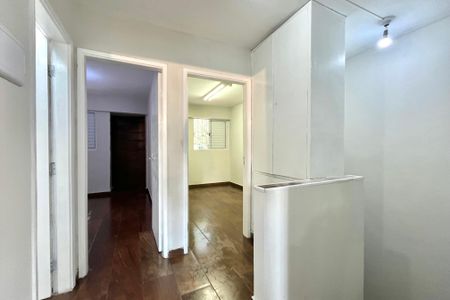 Corredor de casa para alugar com 2 quartos, 70m² em Vila Alexandria, São Paulo