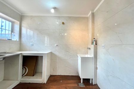 Casa para alugar com 70m², 2 quartos e 1 vagaÁrea de Serviço