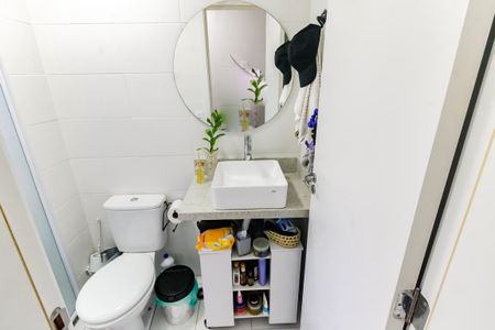 Banheiro de apartamento para alugar com 2 quartos, 46m² em Jardim Paris, São Paulo