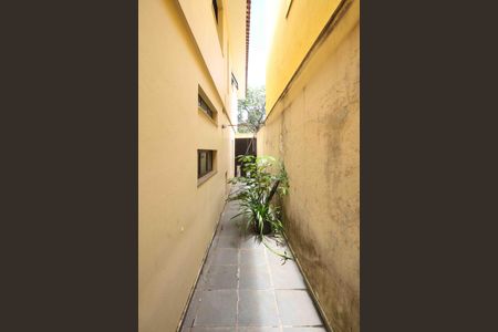Casa à venda com 180m², 3 quartos e 5 vagasCorredor