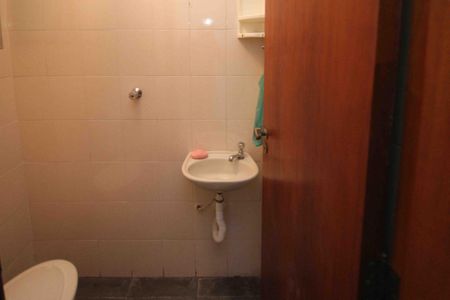 Casa à venda com 180m², 3 quartos e 5 vagasBanheiro de serviço