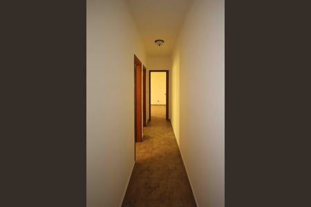 Casa à venda com 180m², 3 quartos e 5 vagasCorredor