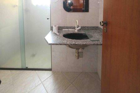 Casa à venda com 180m², 3 quartos e 5 vagasBanheiro da Suite