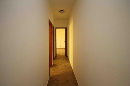 Casa à venda com 180m², 3 quartos e 5 vagasCorredor