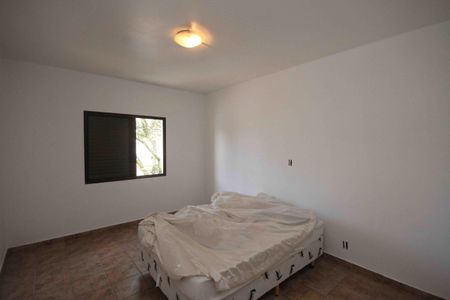 Casa à venda com 180m², 3 quartos e 5 vagasSuite