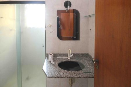 Casa à venda com 180m², 3 quartos e 5 vagasBanheiro da Suite