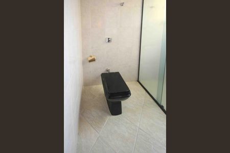 Casa à venda com 180m², 3 quartos e 5 vagasBanheiro da Suite