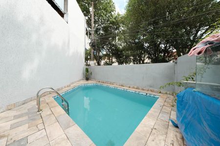 Casa à venda com 111m², 3 quartos e 1 vagaPiscina