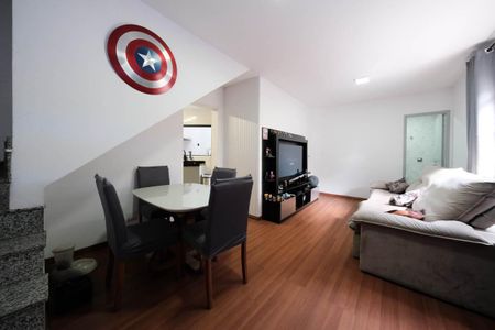 Sala de casa à venda com 3 quartos, 111m² em Cidade Patriarca, São Paulo