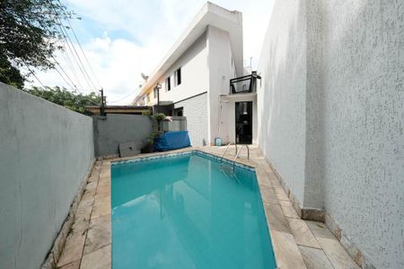 Casa à venda com 111m², 3 quartos e 1 vagaPiscina
