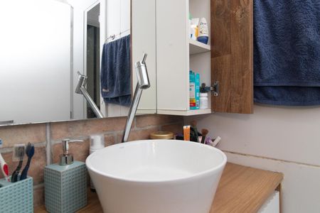 Apartamento para alugar com 64m², 2 quartos e sem vagaBanheiro