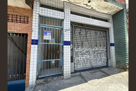 Fachada de casa para alugar com 1 quarto, 45m² em Jardim Julio, Barueri