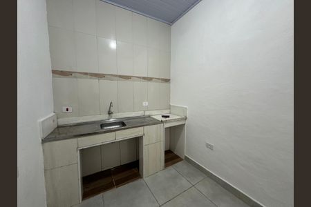 Cozinha de casa para alugar com 1 quarto, 45m² em Jardim Julio, Barueri