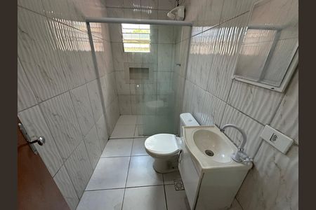 Banheiro de casa para alugar com 1 quarto, 45m² em Jardim Julio, Barueri