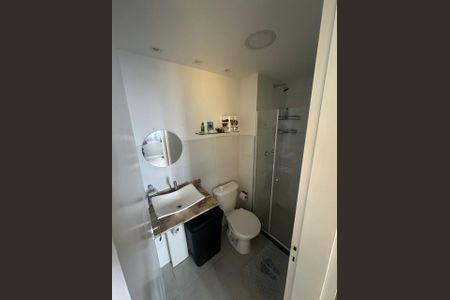 Banheiro de apartamento para alugar com 2 quartos, 46m² em Jacarepaguá, Rio de Janeiro