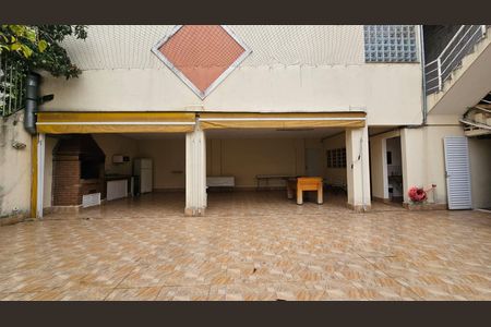 Casa de condomínio à venda com 175m², 3 quartos e 4 vagasÁrea comum