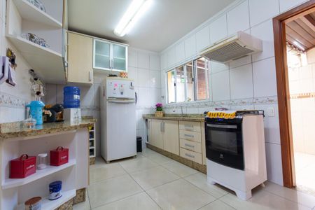 Casa de condomínio à venda com 175m², 3 quartos e 4 vagasCozinha