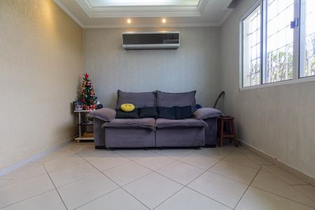 Casa de condomínio à venda com 175m², 3 quartos e 4 vagasSala