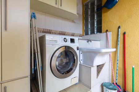 Casa de condomínio à venda com 175m², 3 quartos e 4 vagasÁrea de Serviço