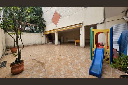 Casa de condomínio à venda com 175m², 3 quartos e 4 vagasÁrea comum