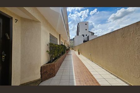 Casa de condomínio à venda com 175m², 3 quartos e 4 vagasCorredor