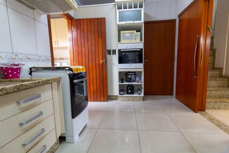 Casa de condomínio à venda com 175m², 3 quartos e 4 vagasCozinha