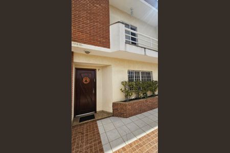 Casa de condomínio à venda com 175m², 3 quartos e 4 vagasFachada Interna