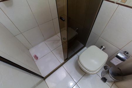 Casa de condomínio à venda com 175m², 3 quartos e 4 vagasBanheiro 2