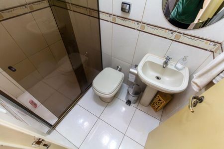 Casa de condomínio à venda com 175m², 3 quartos e 4 vagasBanheiro 2