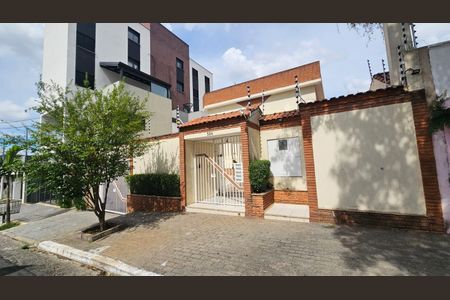 Casa de condomínio à venda com 175m², 3 quartos e 4 vagasFachada