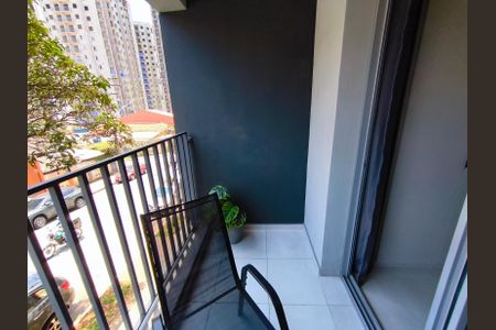 Studio para alugar com 27m², 1 quarto e sem vaga Studio para alugar com 27m², 1 quarto e sem vagaVaranda