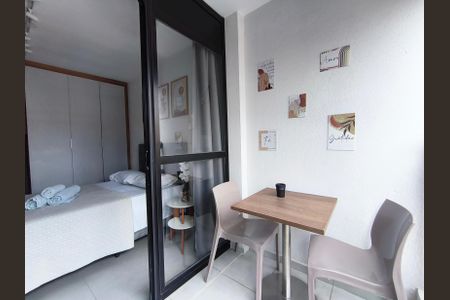 Studio para alugar com 24m², 1 quarto e sem vaga Studio para alugar com 24m², 1 quarto e sem vagaVaranda