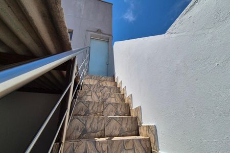 Escada de Acesso  de casa para alugar com 2 quartos, 78m² em Jardim Sao Domingos, Campinas