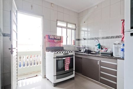 Casa à venda com 210m², 2 quartos e 2 vagas Casa à venda com 210m², 2 quartos e 2 vagasCozinha