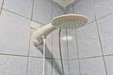 Casa à venda com 210m², 2 quartos e 2 vagas Casa à venda com 210m², 2 quartos e 2 vagasBanheiro