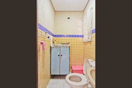 Casa à venda com 210m², 2 quartos e 2 vagas Casa à venda com 210m², 2 quartos e 2 vagasÁrea externa - banheiro