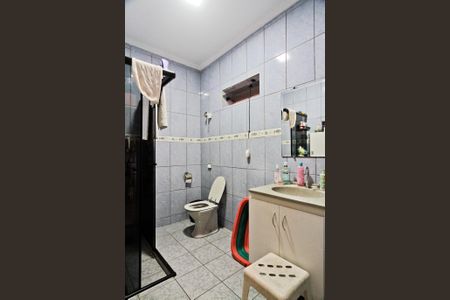 Casa à venda com 210m², 2 quartos e 2 vagas Casa à venda com 210m², 2 quartos e 2 vagasBanheiro