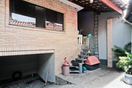 Casa à venda com 210m², 2 quartos e 2 vagas Casa à venda com 210m², 2 quartos e 2 vagasÁrea externa