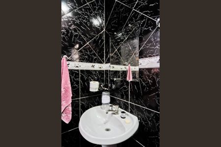 Casa à venda com 210m², 2 quartos e 2 vagas Casa à venda com 210m², 2 quartos e 2 vagasBanheiro da Suíte