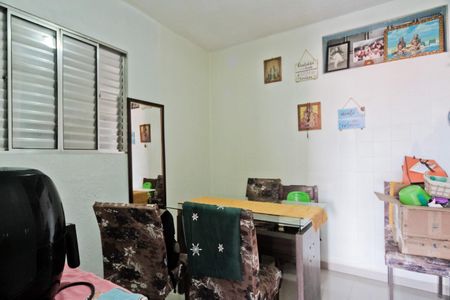 Casa à venda com 210m², 2 quartos e 2 vagas Casa à venda com 210m², 2 quartos e 2 vagasCozinha