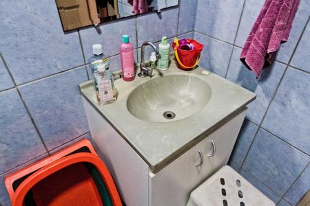 Casa à venda com 210m², 2 quartos e 2 vagas Casa à venda com 210m², 2 quartos e 2 vagasBanheiro