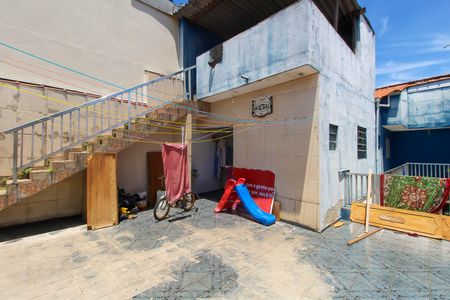 Casa à venda com 140m², 2 quartos e 3 vagas Casa à venda com 140m², 2 quartos e 3 vagasÁrea externa
