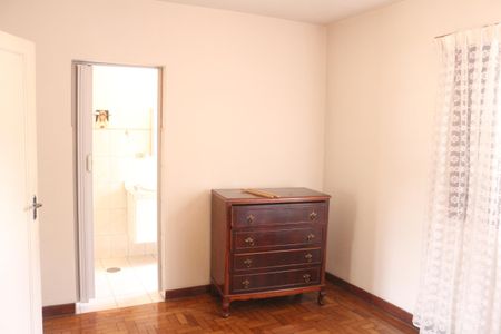 Casa à venda com 1200m², 3 quartos e 4 vagasSuíte