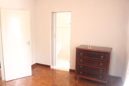 Casa à venda com 1200m², 3 quartos e 4 vagasSuíte