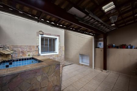 Casa à venda com 152m², 3 quartos e 2 vagasPiscina