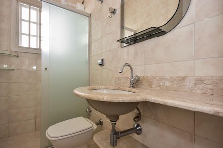 Casa à venda com 152m², 3 quartos e 2 vagasBanheiro