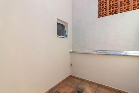 Casa para alugar com 80m², 2 quartos e 1 vagaSuíte - Quintal