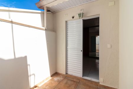 Casa para alugar com 80m², 2 quartos e 1 vagaSuíte - Quintal