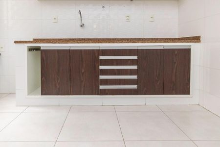 Apartamento para alugar com 69m², 2 quartos e 1 vagaCozinha - Armários