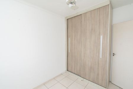 Quarto 2 de apartamento para alugar com 2 quartos, 45m² em Morro do Confisco, Contagem